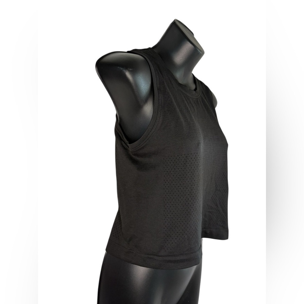 Lululemon cropped mesh muscle tank - black small preloved no flaws - Picture 6 of 7